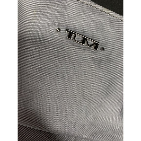 TUMI Nylon Tote Bag Laptop Travel Bag Gray Double Handles Zip Pockets Women's L - Picture 12 of 13